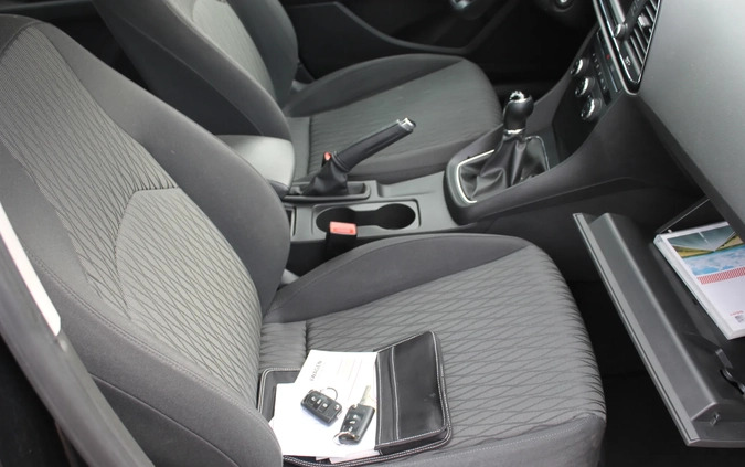 Seat Leon cena 32990 przebieg: 93500, rok produkcji 2013 z Orzesze małe 137